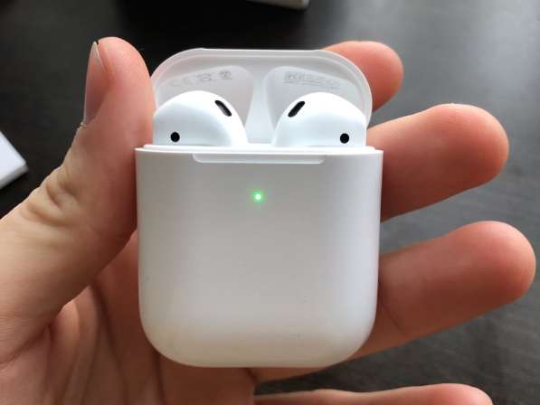 Airpods 2 с беспроводной зарядкой