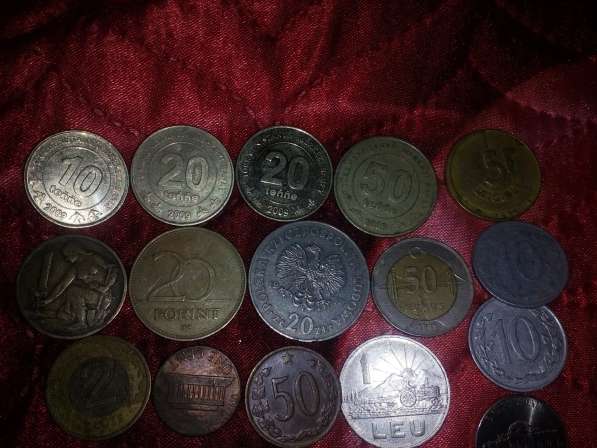 Монеты и купюра иностранные в фото 7