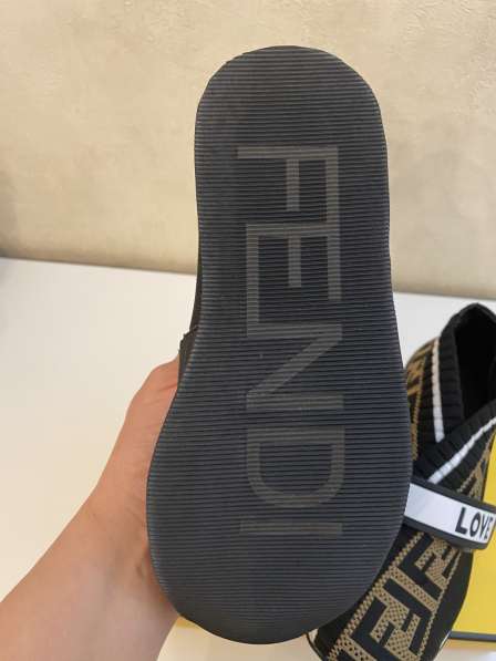 Продам детские кроссовки Fendi в Краснодаре