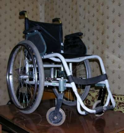 Инвалидное кресло-коляска алюмин. рама