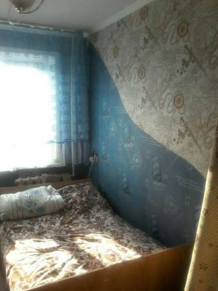 Продается трехкомнатная квартира в городе Шахтинске в фото 9