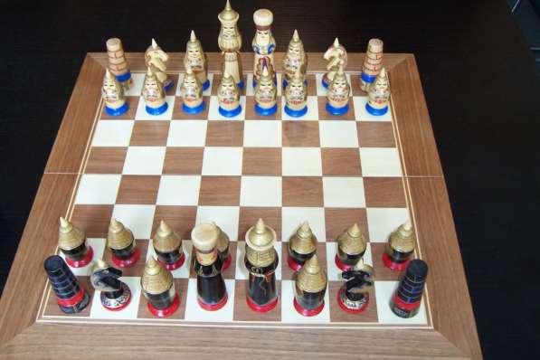 Шахматы, футляры из дерева в фото 5