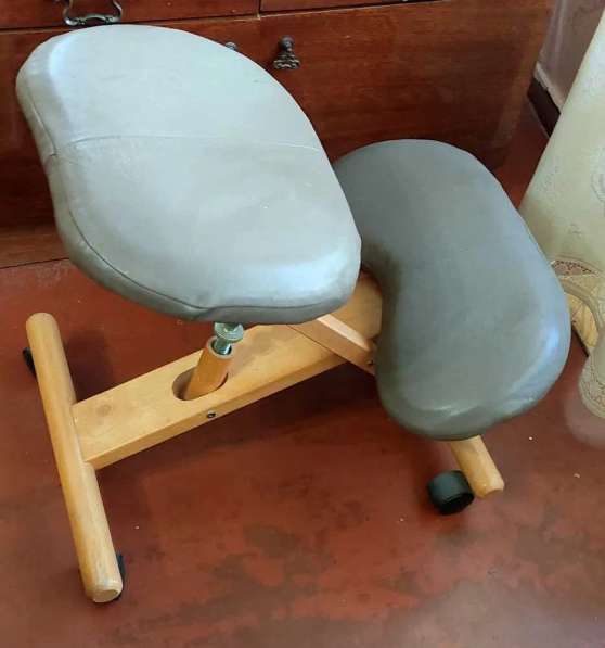 Продам ортопедический коленный стул б/у в 