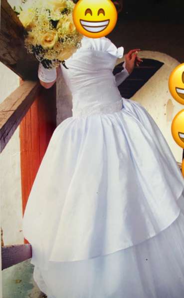 Свадебное платье (подойдёт от 42-46 размера)