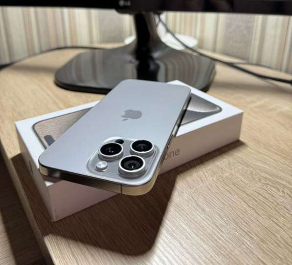Iphone 15 pro max в Москве фото 6
