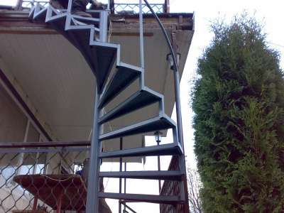 Металлокаркас лестниц либо лестница под
