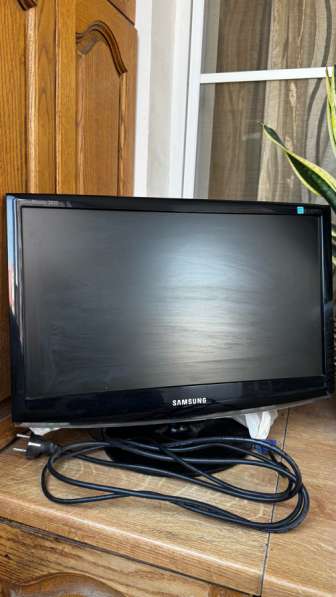Монитор Samsung