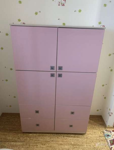 Детский розовый шкаф