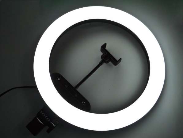 Кольцевая LED лампа AL-360 36см 220V 1 крепл. тел + пульт