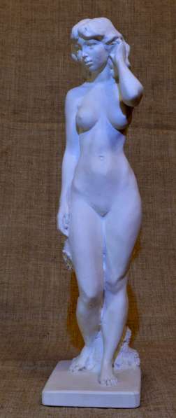 Cкульптура обнажённой девушки в Санкт-Петербурге фото 3