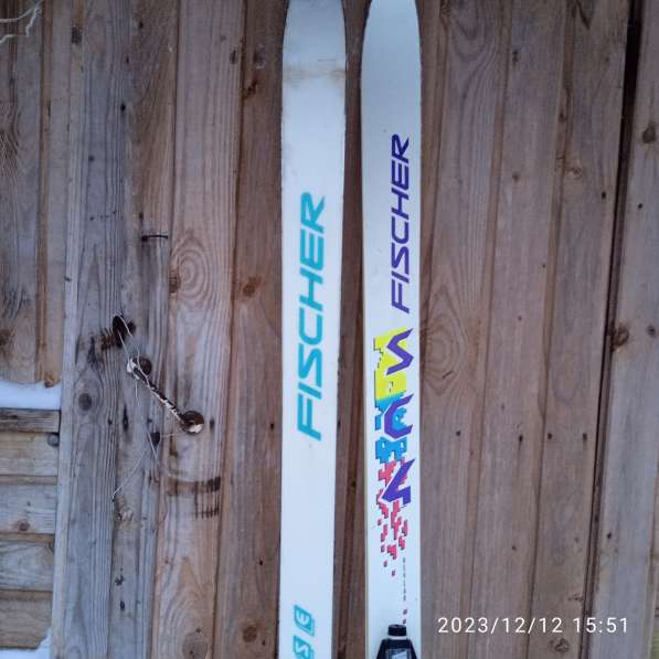 Лыжи горные Fischer с креплениями Salomon/ в Санкт-Петербурге
