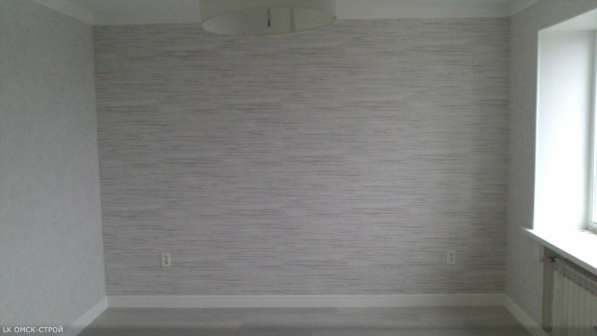 Оклеивание стен обоями в Омске фото 29