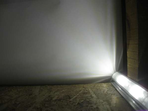 Линейный светодиодный светильник для подсветки витрин в фото 5