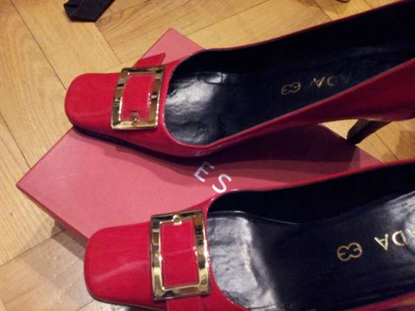 Красные лакированные туфли Эскада ESCADA на 5 см каблуке 37р в Москве фото 8