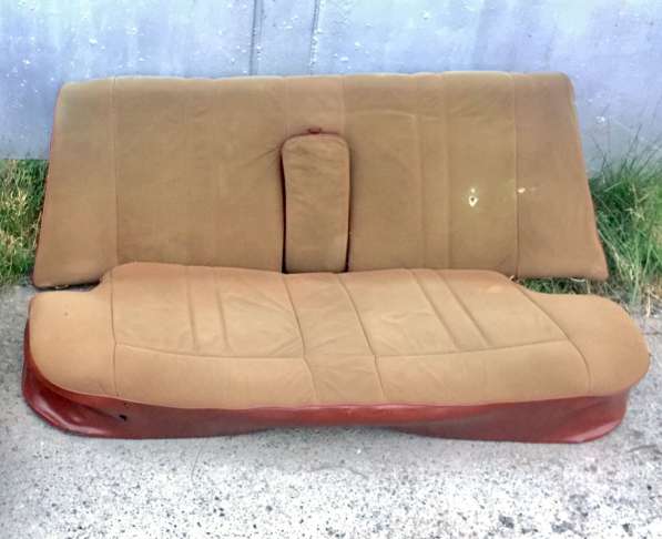 Сиденье заднее ВАЗ 2106, задний диван коричневого цвета