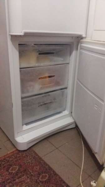 Холодильник Indezit в хорошем состоянии в Феодосии