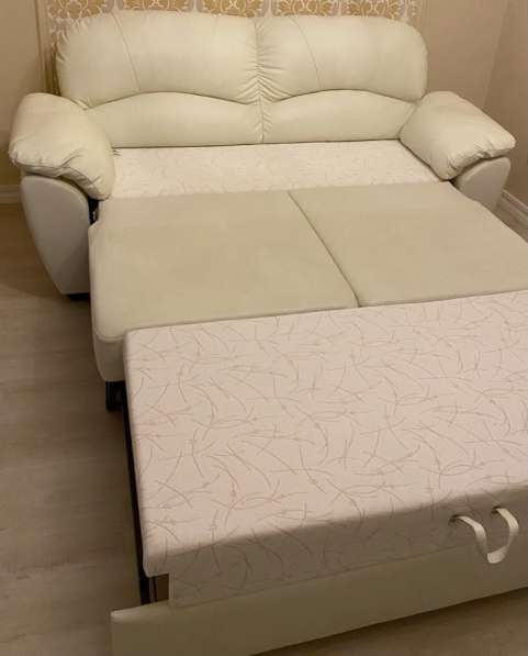 Кожаный диван б/у кожа белый в Красногорске фото 3