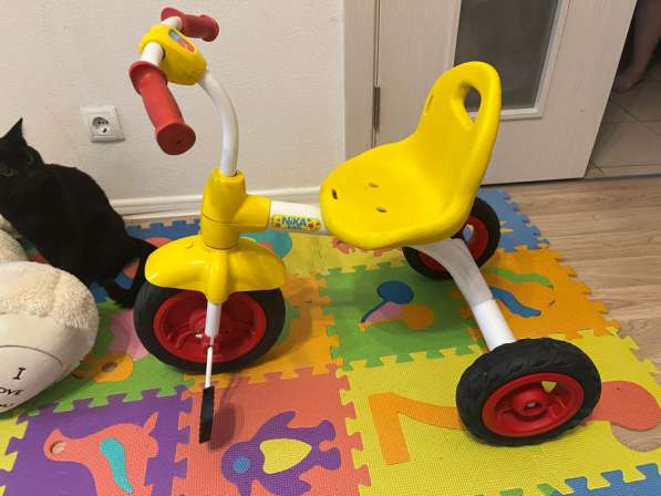 Детский трехколесный велосипед