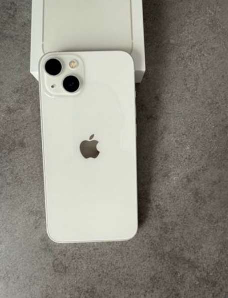 Продам iPhone 13