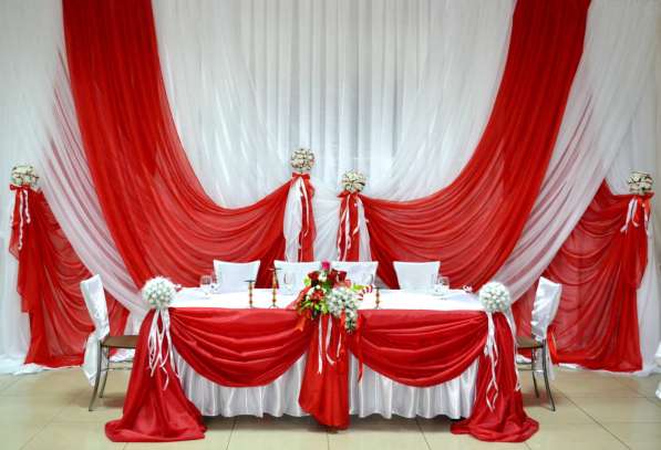 Оформление свадебного зала тканями, цветами, шарами в Пензе фото 10