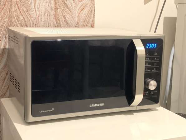 Микроволновая печь Samsung MS23F302TQS