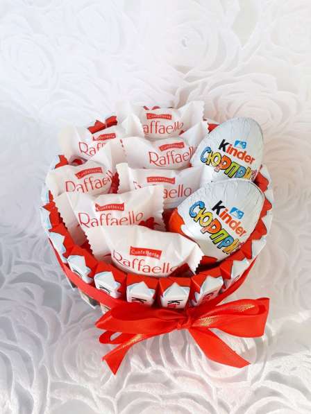 Букеты из конфет, тортики из киндеров. На любые мероприятия в Ростове-на-Дону фото 7