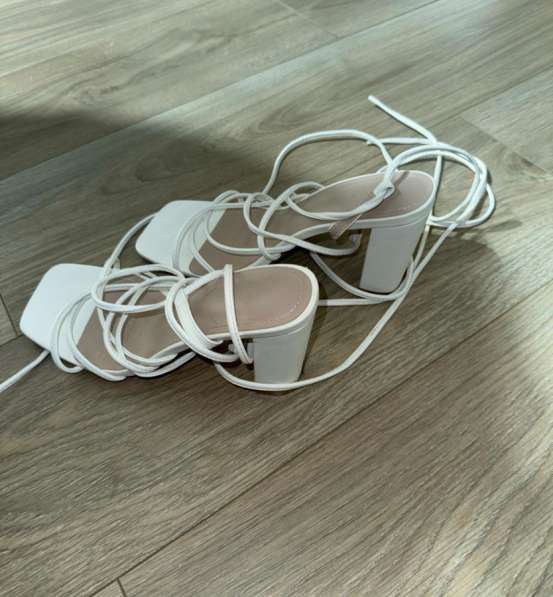 Туфли белые на завязках в Москве