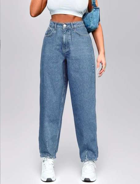 Джинсы-бананы с высокой посадкой