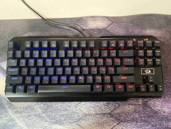 Игровая клавиатура с подсветкой Redragon Usas