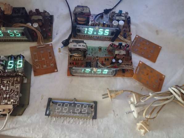 Часы электронные цифровые 4 штуки в Челябинске фото 7