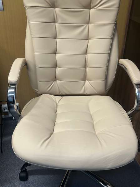 Продается кресло офисное