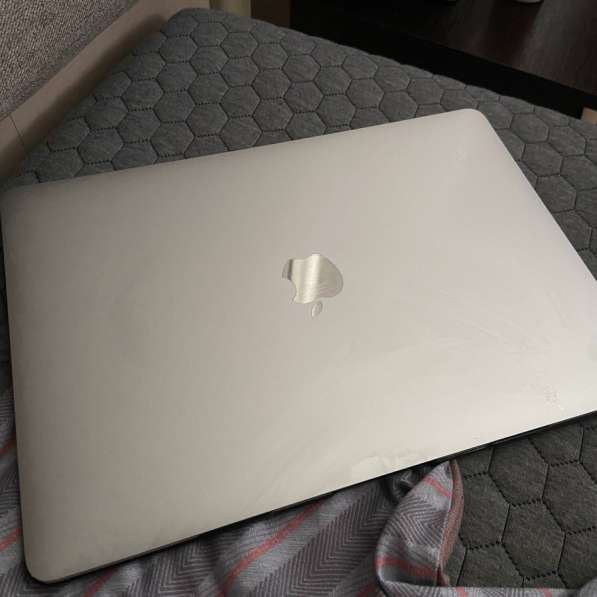 ПРОДАМ macbook air m1 2020 256 gb