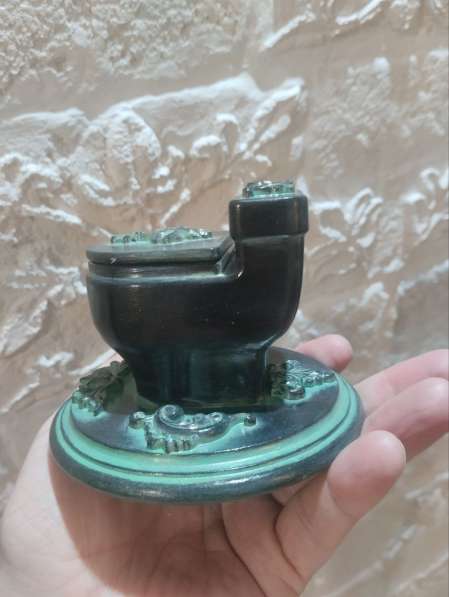 Миниатюрная инсталляция«Унитаз» в Москве фото 15