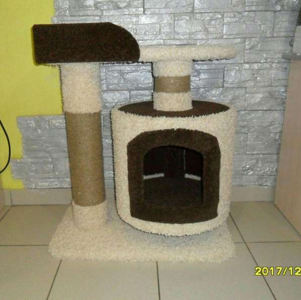 Домик для кошек из комбинированного ковролина