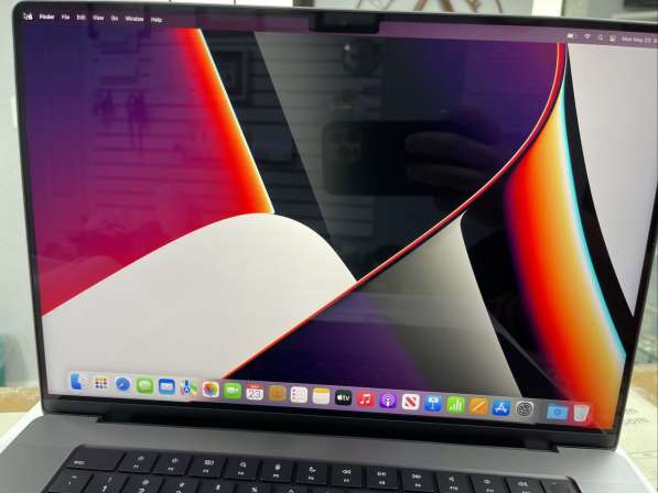 Apple MacBook Pro 16" M1 Pro Chip 16GB 1TB SSD Space Gray