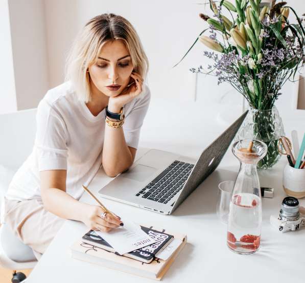 Требуется менеджер