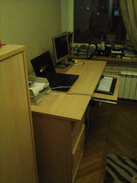 Продам письменный стол дешево в Москве
