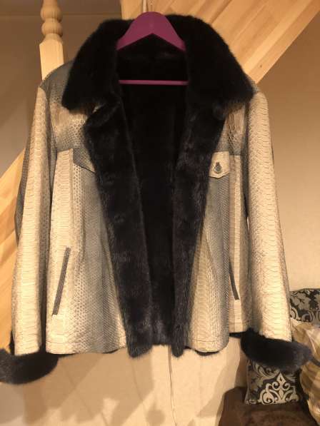 Продаю женскую куртку питон внутри норка в Москве фото 5