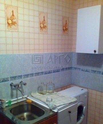 Сдам однокомнатную квартиру в Санкт-Петербурге. Жилая площадь 33 кв.м. Этаж 4. Есть балкон. в Санкт-Петербурге