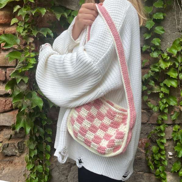 Вязаная сумка ручной работы в фото 6