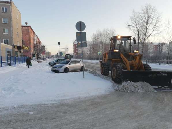 Уборка и вывоз снега. Снегоуборочные работы спецтехникой в Екатеринбурге фото 8