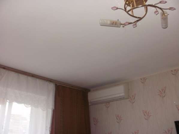 Продам трехкомнатную квартиру в Ростов-на-Дону.Жилая площадь 105 кв.м.Этаж 1.Дом кирпичный.