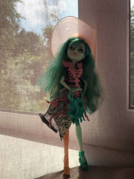 Призрак из серии куклы школа монстров Вандала с кожей бирюзо