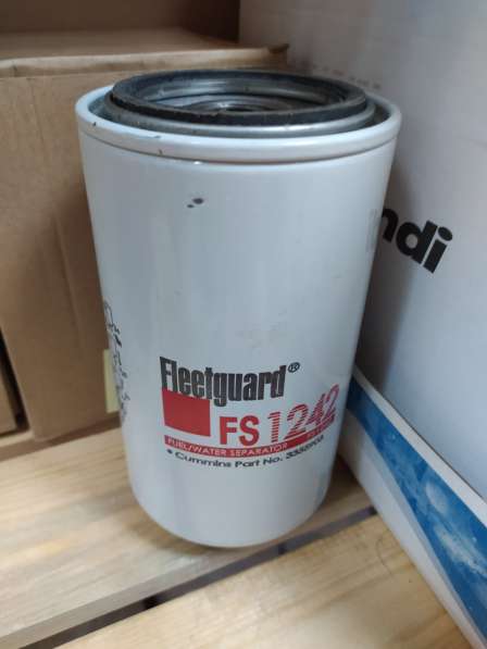 Топливный сепаратор fleetguard FS1242