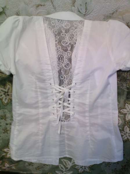 Белая блузка на девочку размер 40 + юбка + бюстгальтер в фото 6