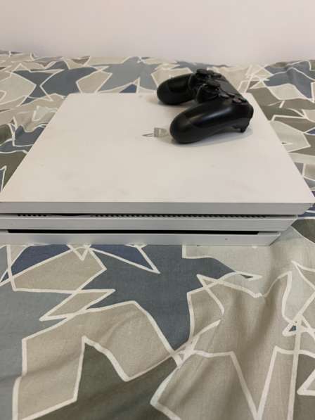 Продам ps4 pro в Великом Новгороде фото 3