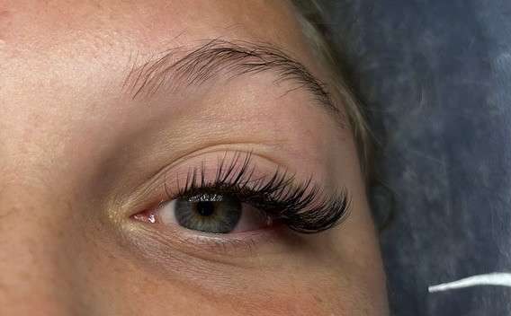 Наращивание ресниц в Артеме