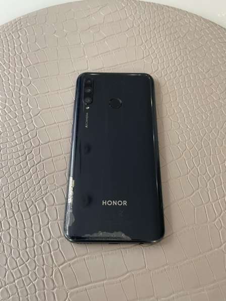 На продаже HONOR 10 I