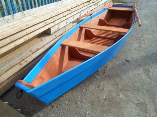 Лодку деревянную