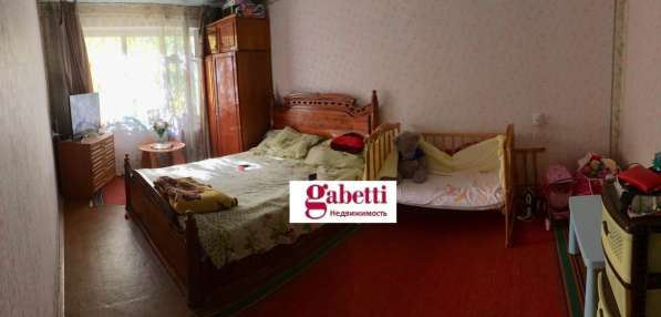 Продам трехкомнатную квартиру в Керчи